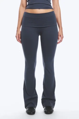 Mallas de yoga acampanadas con cintura doblada – Azul oscuro