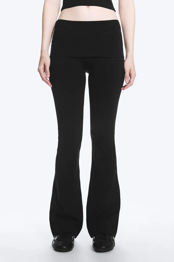 Mallas de yoga acampanadas con cintura doblada – Negro Mallas de yoga acampanadas con cintura doblada – Negro