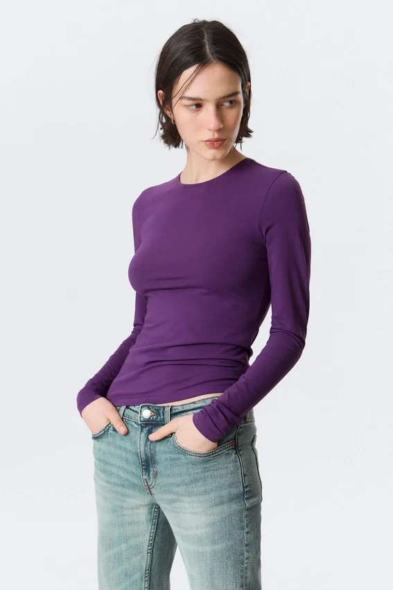 Manga larga de corte ajustado – Morado oscuro Manga larga de corte ajustado – Morado oscuro