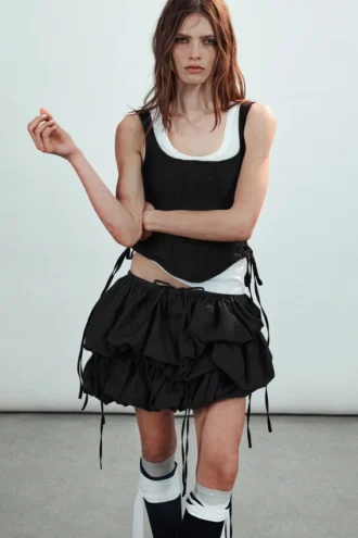 Mini falda Cloud de talle bajo – Negro apagado