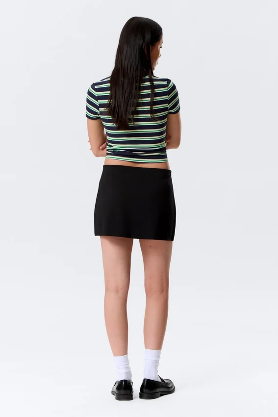 Mini falda con abertura – Negra Mini falda con abertura – Negra