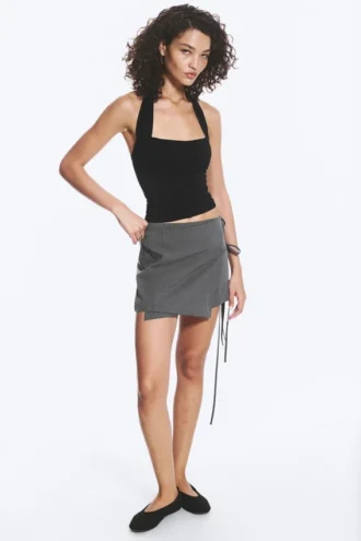Mini falda cruzada con tirantes – Gris oscuro jaspeado