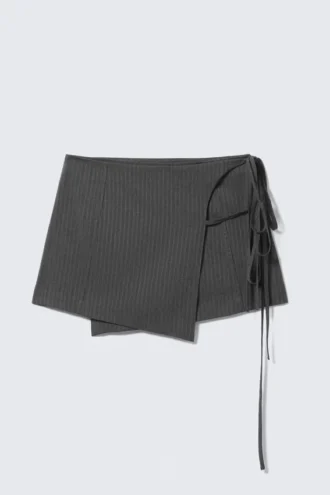Mini falda cruzada con tirantes – Gris oscuro jaspeado