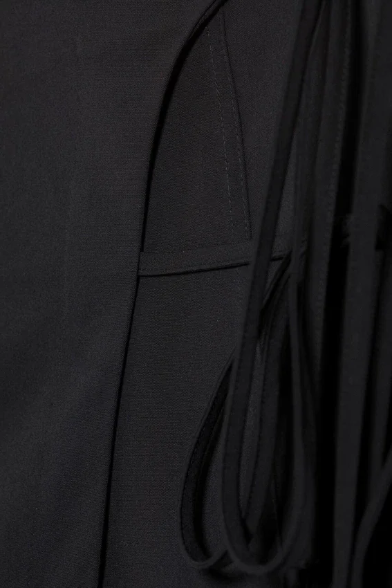 Mini falda cruzada con tirantes – Negra Mini falda cruzada con tirantes – Negra