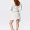 Mini falda cruzada de talle bajo con detalle de lazo – Blanco roto Mini falda cruzada de talle bajo con detalle de lazo – Blanco roto