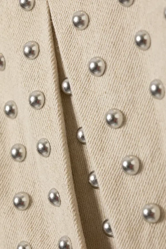 Minifalda plisada con tachuelas – Beige Minifalda plisada con tachuelas – Beige