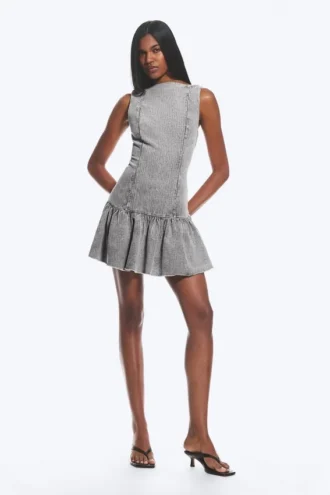 Minivestido acampanado de sarga con cuello barco – Gris lavado