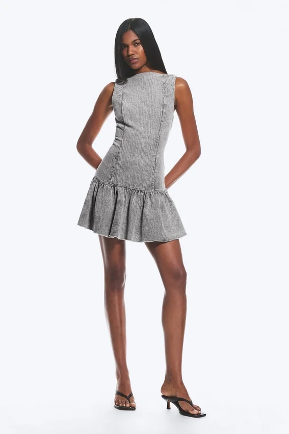 Minivestido acampanado de sarga con cuello barco – Gris lavado Minivestido acampanado de sarga con cuello barco – Gris lavado
