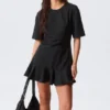 Minivestido ajustado y acampanado – Negro Minivestido ajustado y acampanado – Negro
