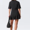 Minivestido ajustado y acampanado – Negro Minivestido ajustado y acampanado – Negro