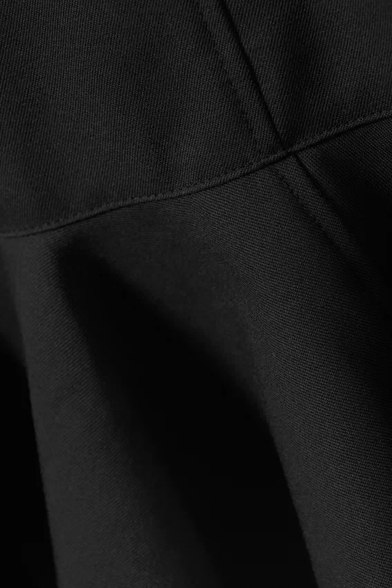 Minivestido ajustado y acampanado – Negro Minivestido ajustado y acampanado – Negro