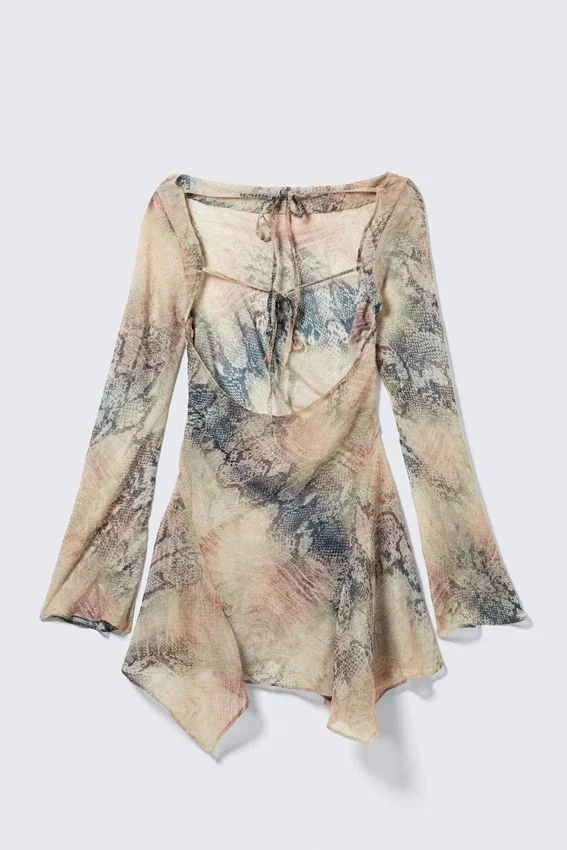 Minivestido asimétrico de manga larga de satén – Beige – Estampado de piel de serpiente Minivestido asimétrico de manga larga de satén – Beige – Estampado de piel de serpiente