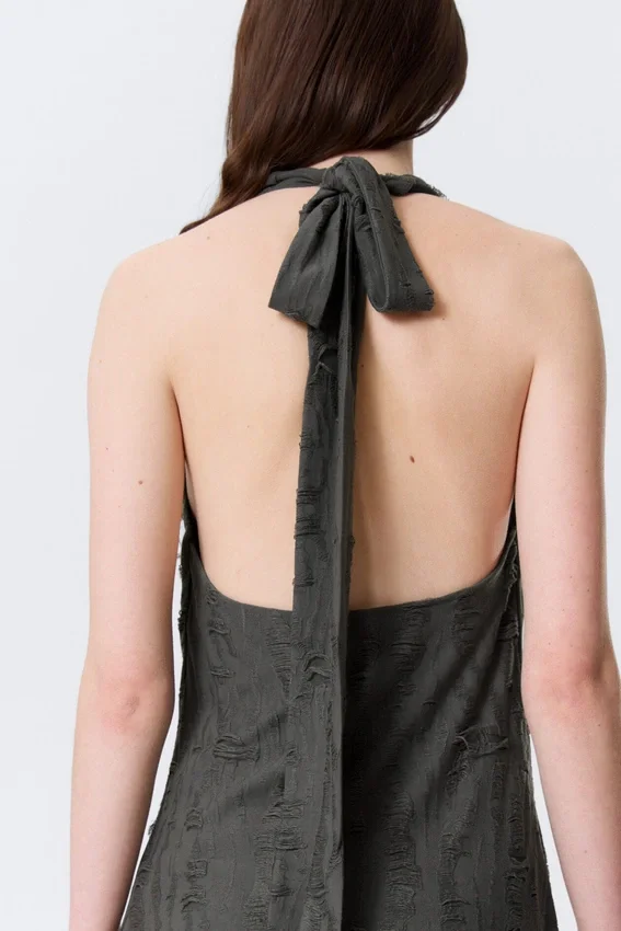 Minivestido con cuello vuelto y tirantes al cuello, de jacquard – Gris oscuro Minivestido con cuello vuelto y tirantes al cuello, de jacquard – Gris oscuro