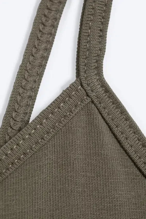 Minivestido de jersey con cuello en V – Gris empolvado Minivestido de jersey con cuello en V – Gris empolvado