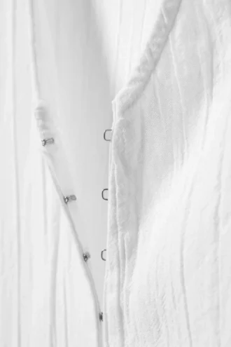 Minivestido de manga larga arrugado – Blanco