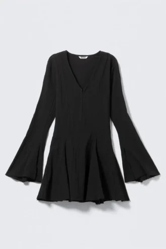 Minivestido de manga larga arrugado – Negro
