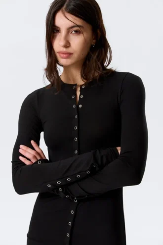 Minivestido de manga larga con botones a presión – Negro