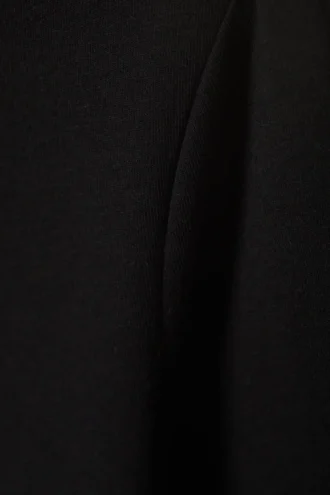 Minivestido de manga larga – Negro