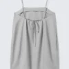 Minivestido de sarga con lazo en la espalda – Gris claro – Rayas finas Minivestido de sarga con lazo en la espalda – Gris claro – Rayas finas