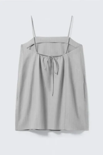 Minivestido de sarga con lazo en la espalda – Gris claro – Rayas finas