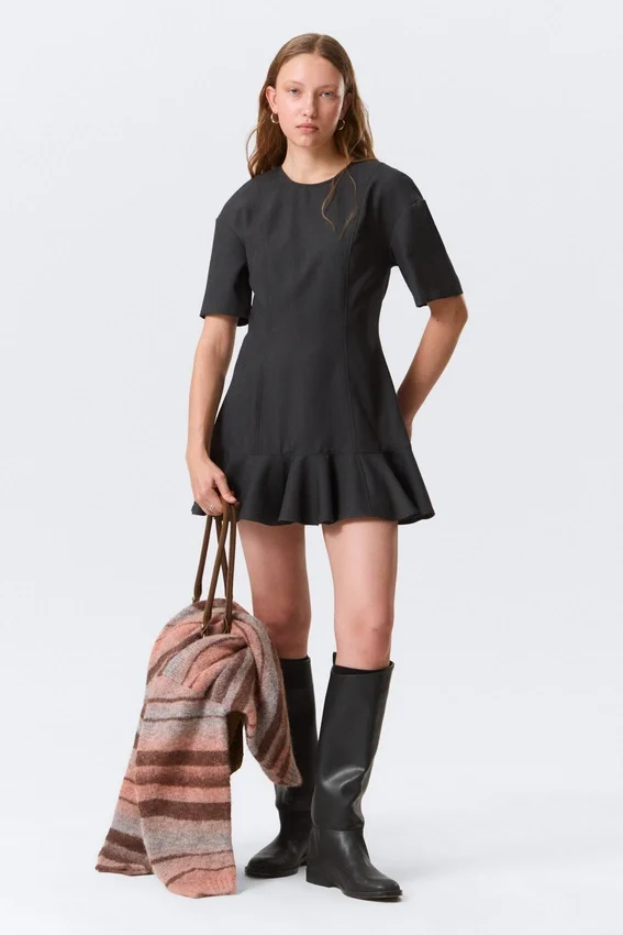 Minivestido entallado y acampanado – Gris oscuro Minivestido entallado y acampanado – Gris oscuro