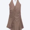 Minivestido halter fruncido – Marrón lavado Minivestido halter fruncido – Marrón lavado
