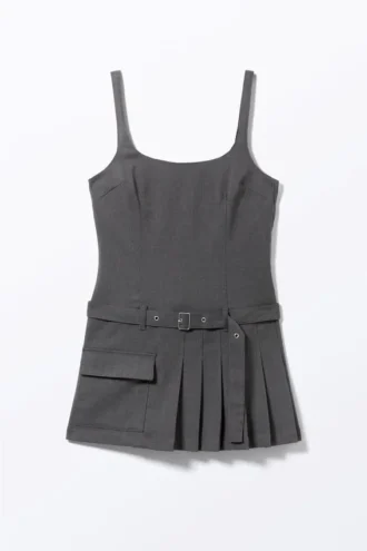 Minivestido plisado con cinturón – Gris oscuro