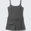 Minivestido plisado con cinturón – Gris oscuro Minivestido plisado con cinturón – Gris oscuro