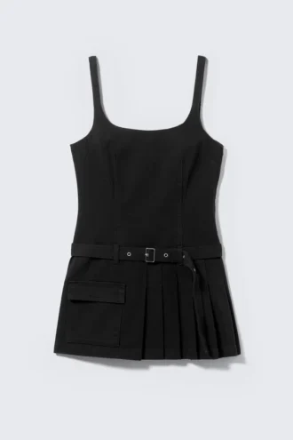 Minivestido plisado con cinturón – Negro