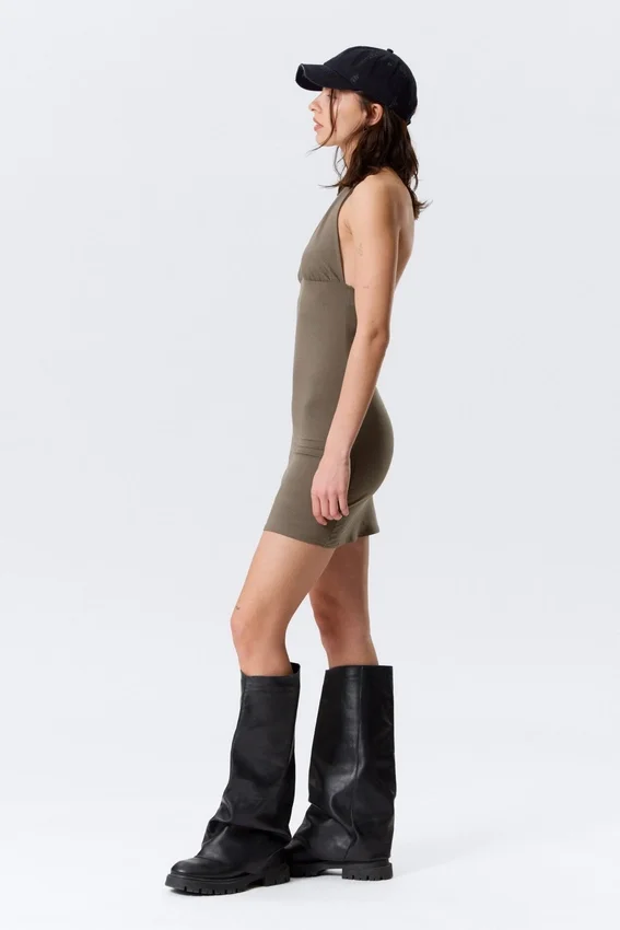 Minivestido sin mangas con cuello halter – Dark Mole Minivestido sin mangas con cuello halter – Dark Mole