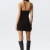 Minivestido sin mangas con cuello halter – Negro Minivestido sin mangas con cuello halter – Negro