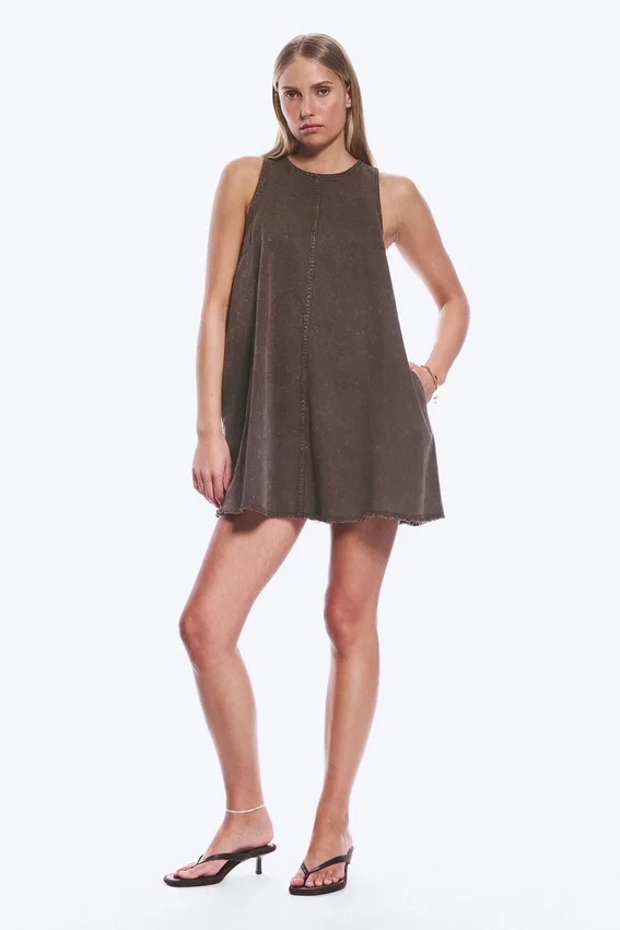 Minivestido sin mangas de sarga de algodón – Marrón oscuro lavado Minivestido sin mangas de sarga de algodón – Marrón oscuro lavado