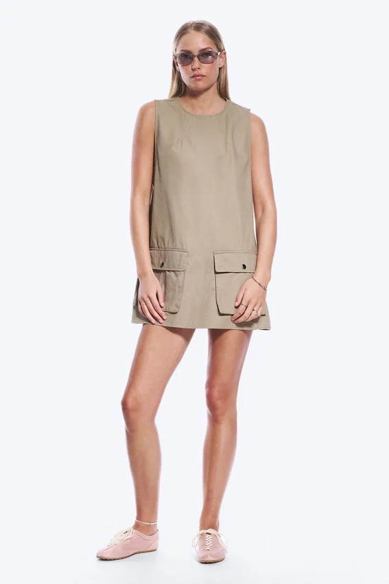Minivestido tipo pichi de lona de algodón de estilo utilitario – Beige Minivestido tipo pichi de lona de algodón de estilo utilitario – Beige