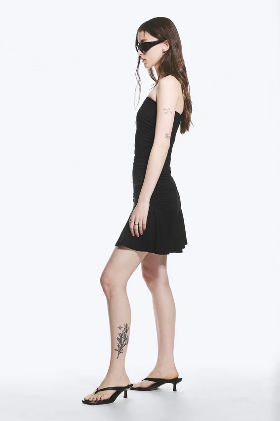 Minivestido tubo con fruncidos – Negro Minivestido tubo con fruncidos – Negro