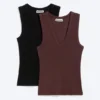 Pack de 2 camisetas de tirantes de cuello en V acanaladas – Rojo oscuro Pack de 2 camisetas de tirantes de cuello en V acanaladas – Rojo oscuro