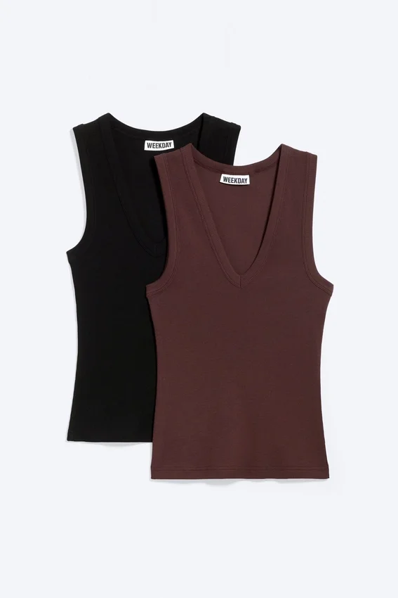 Pack de 2 camisetas de tirantes de cuello en V acanaladas – Rojo oscuro Pack de 2 camisetas de tirantes de cuello en V acanaladas – Rojo oscuro