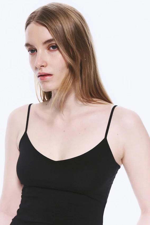 Pack de 2 camisetas sin mangas de algodón con cuello en V ajustado – Negro Pack de 2 camisetas sin mangas de algodón con cuello en V ajustado – Negro