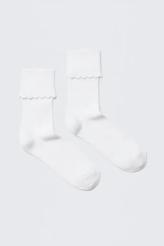 Pack de 2 pares de calcetines de caña corta con borde festoneado – Blanco
