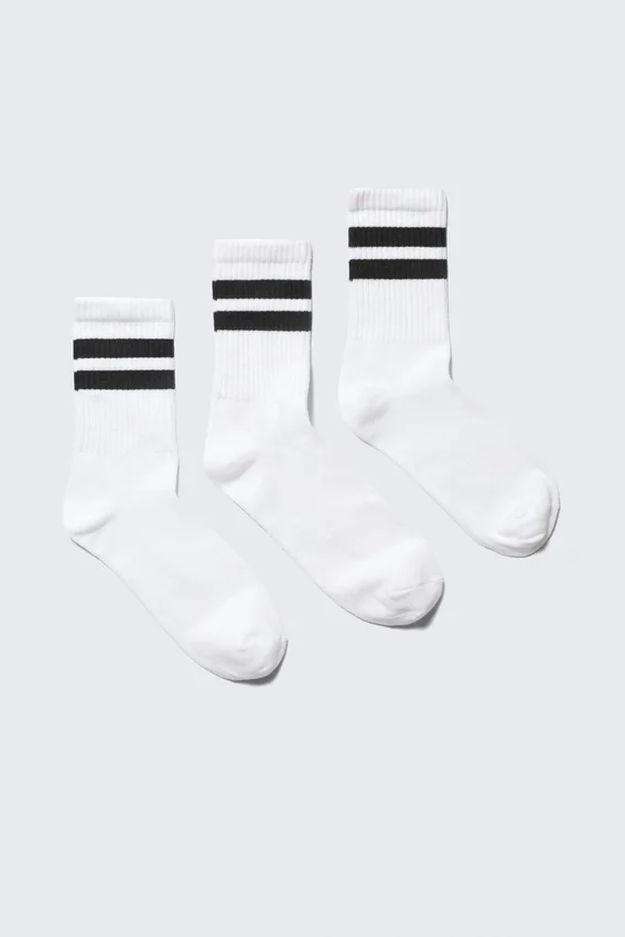 Pack de 3 calcetines deportivos a rayas – Blanco con rayas negras Pack de 3 calcetines deportivos a rayas – Blanco con rayas negras