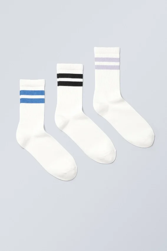 Pack de 3 calcetines deportivos a rayas – Rayas azules/negras/moradas Pack de 3 calcetines deportivos a rayas – Rayas azules/negras/moradas