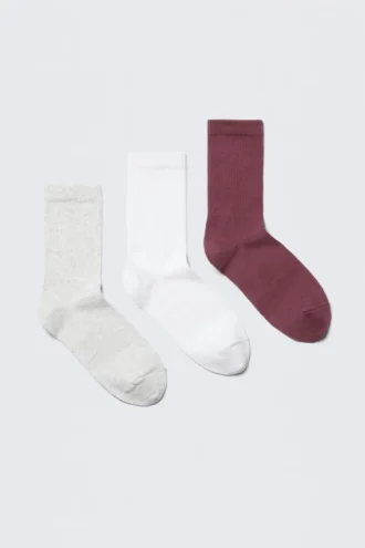 Pack de 3 pares de calcetines acanalados – Gris/Blanco/Rosa oscuro Pack de 3 pares de calcetines acanalados – Gris/Blanco/Rosa oscuro