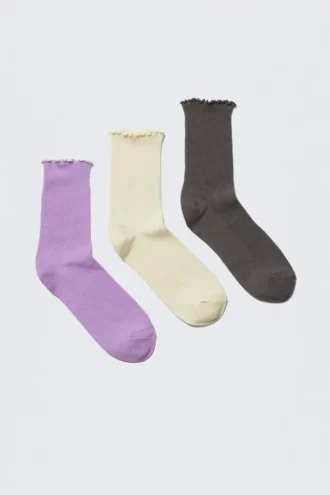 Pack de 3 pares de calcetines con borde de volantes – Lila/Blanco roto/Gris oscuro