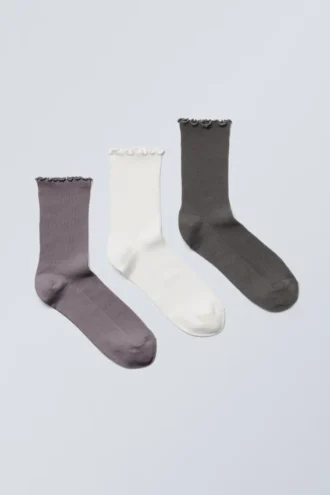 Pack de 3 pares de calcetines con borde de volantes – Morado/Blanco roto/Gris oscuro