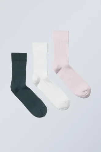 Pack de 3 pares de calcetines de caña media acanalados – Azul, blanco y rosa Pack de 3 pares de calcetines de caña media acanalados – Azul, blanco y rosa
