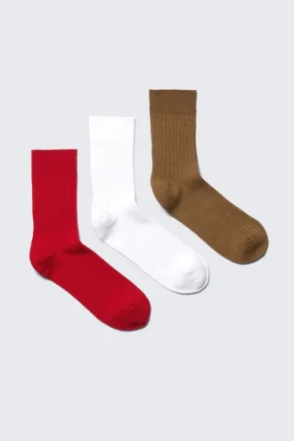 Pack de 3 pares de calcetines de caña media acanalados – Rojo/Blanco/Marrón Pack de 3 pares de calcetines de caña media acanalados – Rojo/Blanco/Marrón