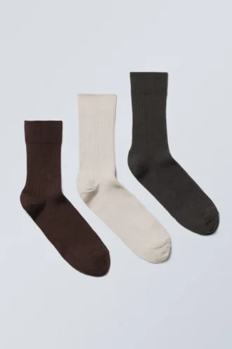 Pack de 3 pares de calcetines de caña media acanalados – Rojo oscuro/Beige claro/Gris oscuro Pack de 3 pares de calcetines de caña media acanalados – Rojo oscuro/Beige claro/Gris oscuro