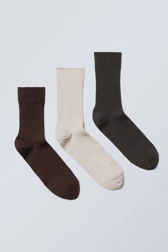 Pack de 3 pares de calcetines de caña media acanalados – Rojo oscuro/Beige claro/Gris oscuro Pack de 3 pares de calcetines de caña media acanalados – Rojo oscuro/Beige claro/Gris oscuro