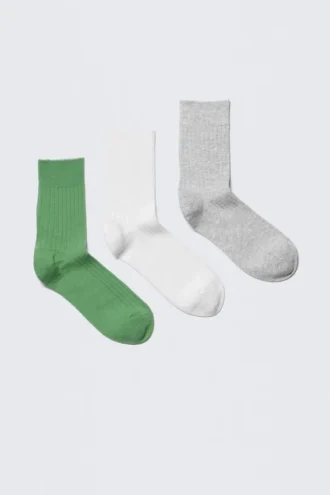 Pack de 3 pares de calcetines de caña media acanalados – Verde/Blanco/Gris Pack de 3 pares de calcetines de caña media acanalados – Verde/Blanco/Gris