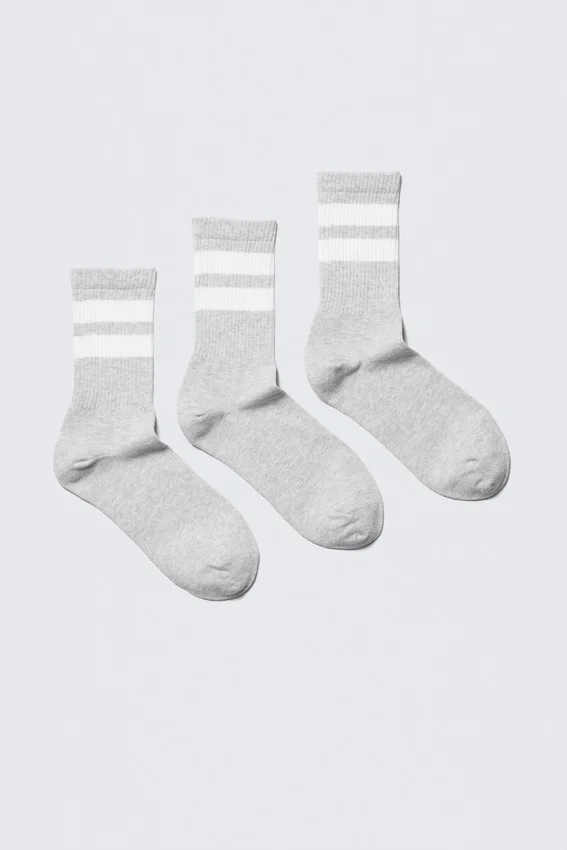 Pack de 3 pares de calcetines deportivos a rayas – Gris – Rayas blancas Pack de 3 pares de calcetines deportivos a rayas – Gris – Rayas blancas