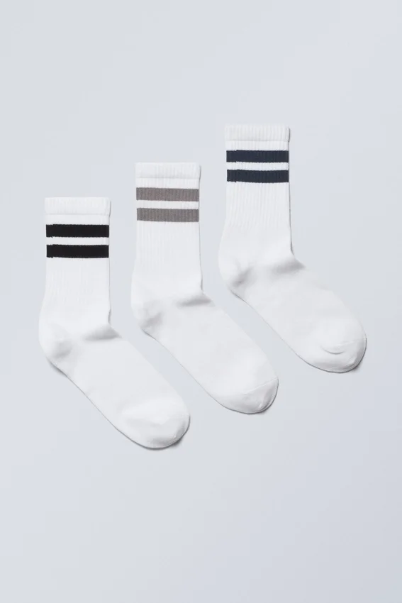 Pack de 3 pares de calcetines deportivos a rayas – Rayas grises, azul marino y negras Pack de 3 pares de calcetines deportivos a rayas – Rayas grises, azul marino y negras